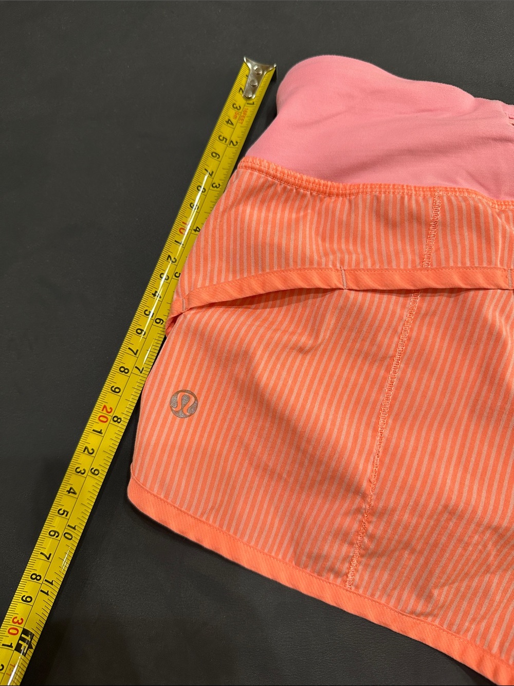 Lululemon shorts - Picture 4 of 6